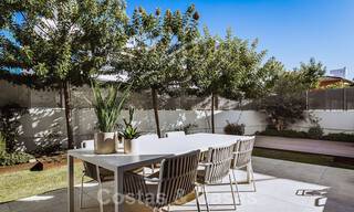 Lista para entrar a vivir, villa modernista de lujo en venta, cerca de la playa y de Puerto Banús en la Milla de Oro de Marbella 39373 