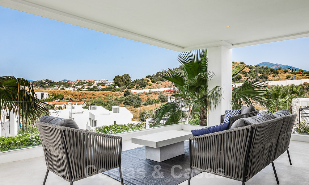 Moderna villa de lujo en venta en una comunidad privada en Nueva Andalucía, Marbella 39384