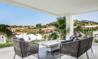 Moderna villa de lujo en venta en una comunidad privada en Nueva Andalucía, Marbella 39384 