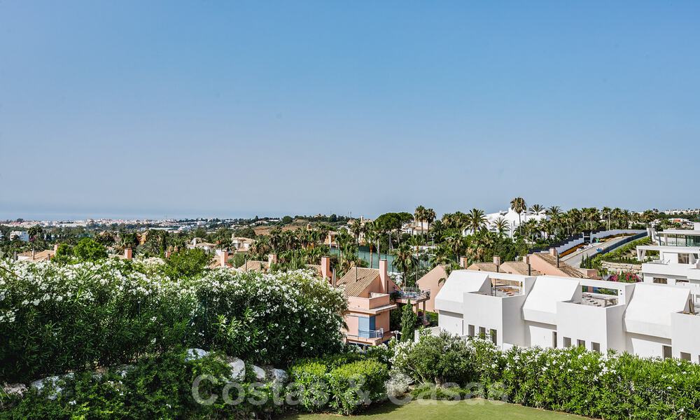 Moderna villa de lujo en venta en una comunidad privada en Nueva Andalucía, Marbella 39386