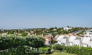 Moderna villa de lujo en venta en una comunidad privada en Nueva Andalucía, Marbella 39386 