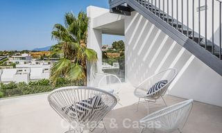 Moderna villa de lujo en venta en una comunidad privada en Nueva Andalucía, Marbella 39392 