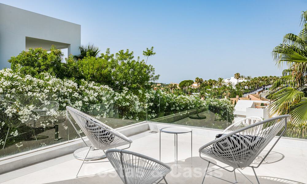 Moderna villa de lujo en venta en una comunidad privada en Nueva Andalucía, Marbella 39393