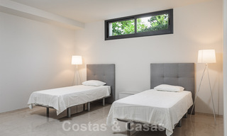 Moderna villa de lujo en venta en una comunidad privada en Nueva Andalucía, Marbella 39395 