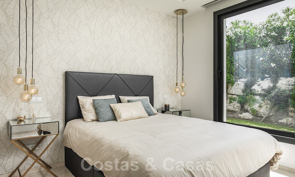 Moderna villa de lujo en venta en una comunidad privada en Nueva Andalucía, Marbella 39398