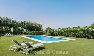 Moderna villa de lujo en venta en una comunidad privada en Nueva Andalucía, Marbella 39399 