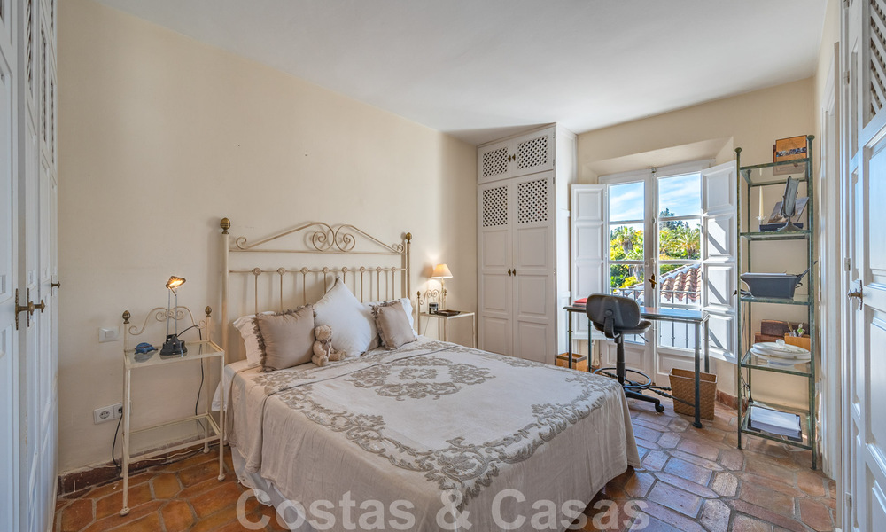Encantadora y pintoresca casa en venta en una zona residencial vigilada de la Milla de Oro en Marbella 39412