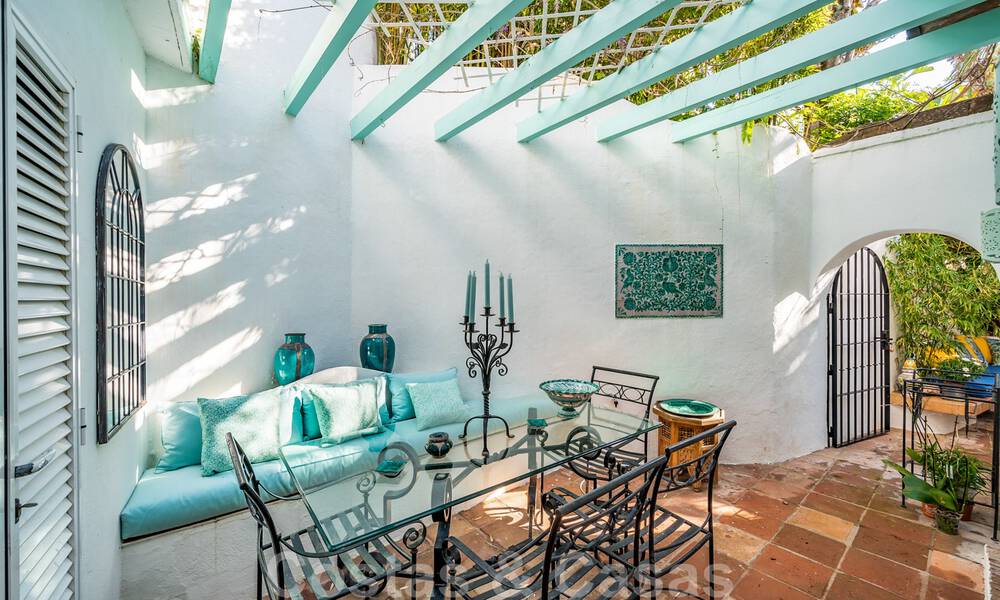 Encantadora y pintoresca casa en venta en una zona residencial vigilada de la Milla de Oro en Marbella 39416