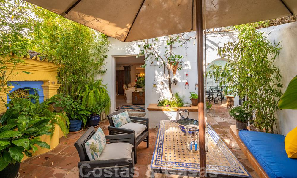 Encantadora y pintoresca casa en venta en una zona residencial vigilada de la Milla de Oro en Marbella 39418