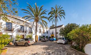 Encantadora y pintoresca casa en venta en una zona residencial vigilada de la Milla de Oro en Marbella 39422 