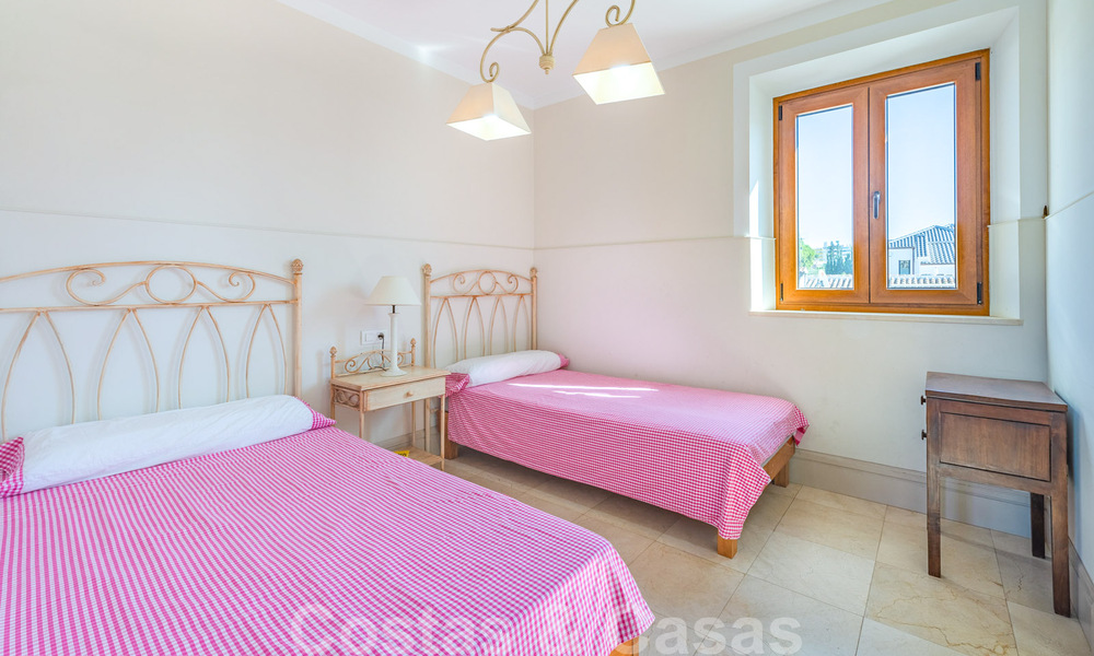 Villa Andaluza en venta en una urbanización situada en la Milla de Oro de Marbella 39426