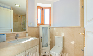 Villa Andaluza en venta en una urbanización situada en la Milla de Oro de Marbella 39427 