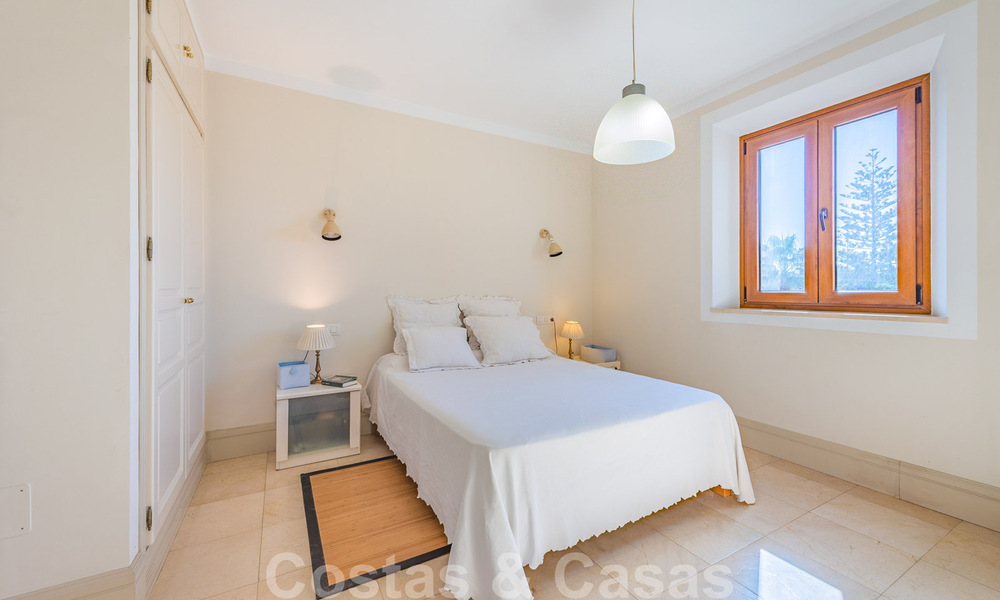 Villa Andaluza en venta en una urbanización situada en la Milla de Oro de Marbella 39428