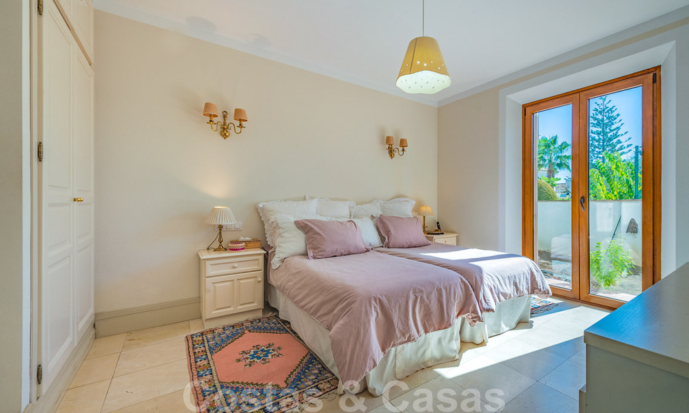 Villa Andaluza en venta en una urbanización situada en la Milla de Oro de Marbella 39443