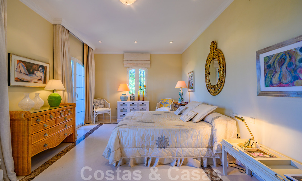 Villa de estilo español en venta en la cotizada zona de playa de Bahía en Marbella 39445