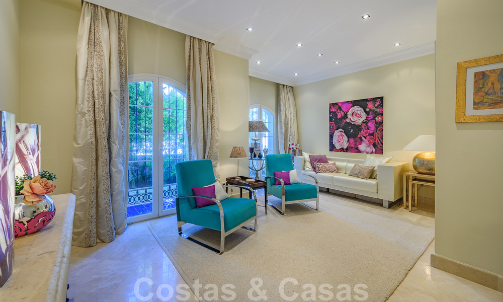 Villa de estilo español en venta en la cotizada zona de playa de Bahía en Marbella 39456