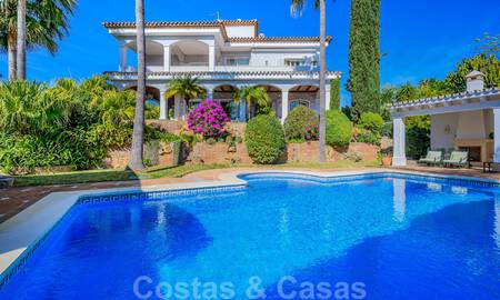 Villa de estilo español en venta en la cotizada zona de playa de Bahía en Marbella 39461