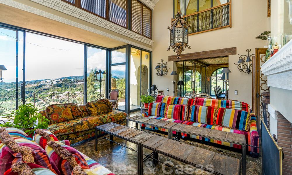 Villa de estilo Alhambra en venta en el exclusivo Marbella Club Golf Resort en Benahavis 39508