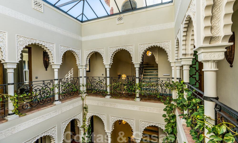 Villa de estilo Alhambra en venta en el exclusivo Marbella Club Golf Resort en Benahavis 39520