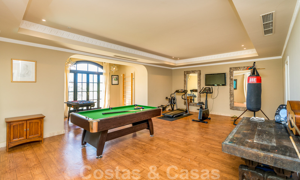 Villa de estilo Alhambra en venta en el exclusivo Marbella Club Golf Resort en Benahavis 39527