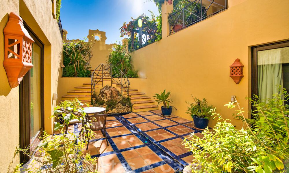 Villa de estilo Alhambra en venta en el exclusivo Marbella Club Golf Resort en Benahavis 39530