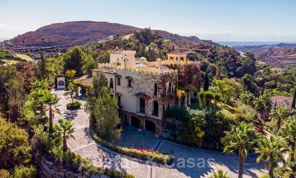 Villa de estilo Alhambra en venta en el exclusivo Marbella Club Golf Resort en Benahavis 39533