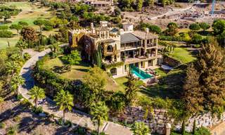 Villa de estilo Alhambra en venta en el exclusivo Marbella Club Golf Resort en Benahavis 39536 
