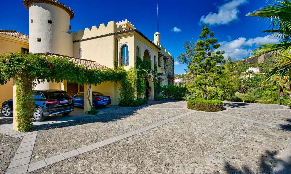 Villa de estilo Alhambra en venta en el exclusivo Marbella Club Golf Resort en Benahavis 39537
