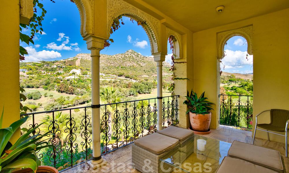 Villa de estilo Alhambra en venta en el exclusivo Marbella Club Golf Resort en Benahavis 39539