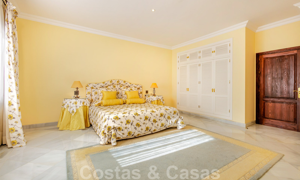 Villa de lujo de estilo mediterráneo en venta a poca distancia de la playa, campo de golf y servicios en la prestigiosa Guadalmina Baja en Marbella 39551