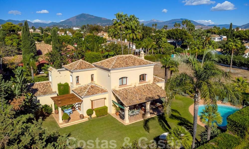 Villa de lujo de estilo mediterráneo en venta a poca distancia de la playa, campo de golf y servicios en la prestigiosa Guadalmina Baja en Marbella 39561