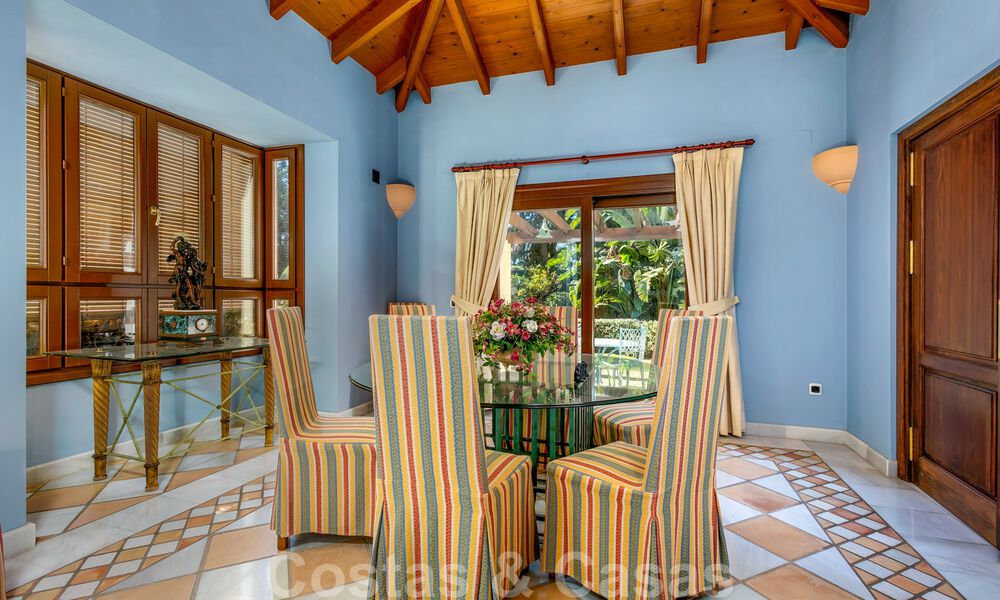 Villa de lujo de estilo mediterráneo en venta a poca distancia de la playa, campo de golf y servicios en la prestigiosa Guadalmina Baja en Marbella 39563