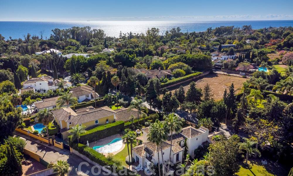 Villa de lujo de estilo mediterráneo en venta a poca distancia de la playa, campo de golf y servicios en la prestigiosa Guadalmina Baja en Marbella 39564