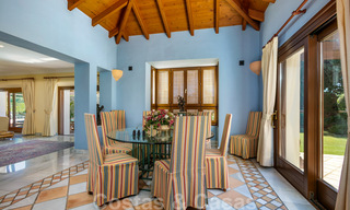 Villa de lujo de estilo mediterráneo en venta a poca distancia de la playa, campo de golf y servicios en la prestigiosa Guadalmina Baja en Marbella 39568 