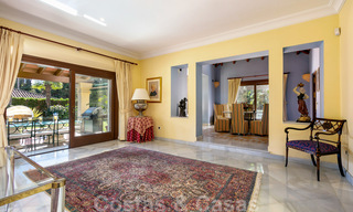 Villa de lujo de estilo mediterráneo en venta a poca distancia de la playa, campo de golf y servicios en la prestigiosa Guadalmina Baja en Marbella 39574 