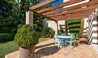 Villa de lujo de estilo mediterráneo en venta a poca distancia de la playa, campo de golf y servicios en la prestigiosa Guadalmina Baja en Marbella 39582 
