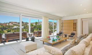 Renovada y espaciosa villa de lujo en venta de estilo mediterráneo con diseño moderno y contemporáneo en Nueva Andalucía, Marbella 39590 