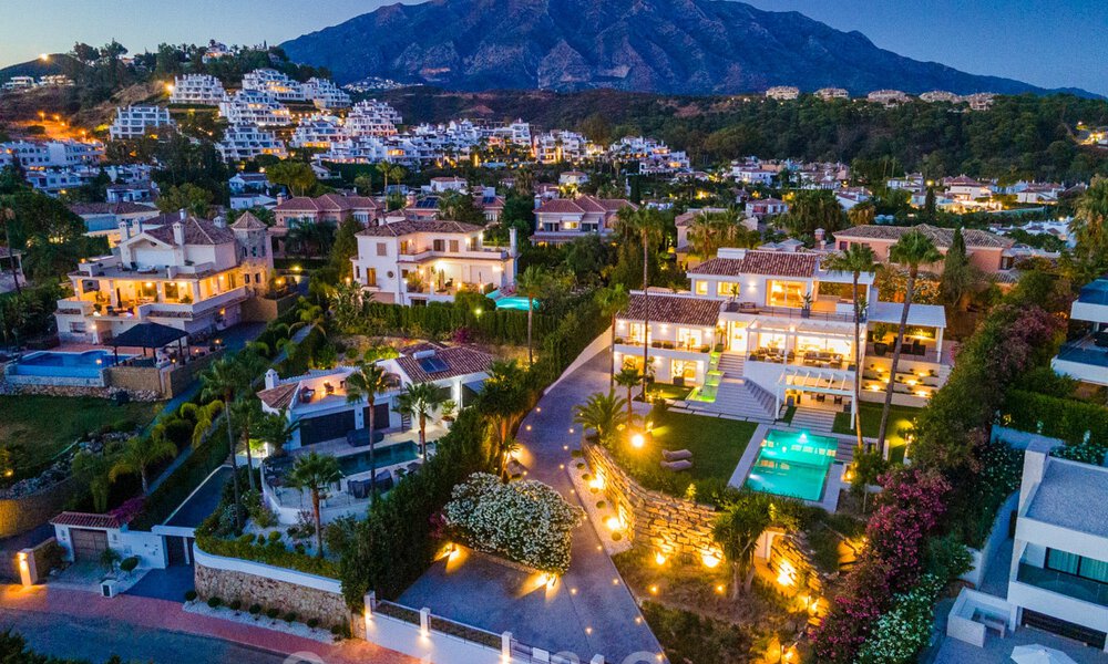 Renovada y espaciosa villa de lujo en venta de estilo mediterráneo con diseño moderno y contemporáneo en Nueva Andalucía, Marbella 39599