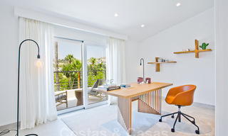Renovada y espaciosa villa de lujo en venta de estilo mediterráneo con diseño moderno y contemporáneo en Nueva Andalucía, Marbella 39610 