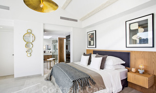 Renovada y espaciosa villa de lujo en venta de estilo mediterráneo con diseño moderno y contemporáneo en Nueva Andalucía, Marbella 39616 