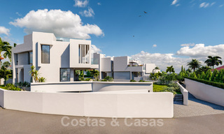 Lujosas y modernas villas de nueva construcción en venta a un paso de la playa con vistas al mar en Marbella Este 39813 