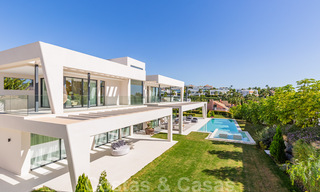 Lista para mudarse, villa moderna y de lujo en venta en Nueva Andalucía, Marbella 39874 