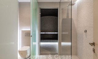 Lista para mudarse, villa moderna y de lujo en venta en Nueva Andalucía, Marbella 39877 