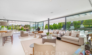 Lista para mudarse, villa moderna y de lujo en venta en Nueva Andalucía, Marbella 39883 