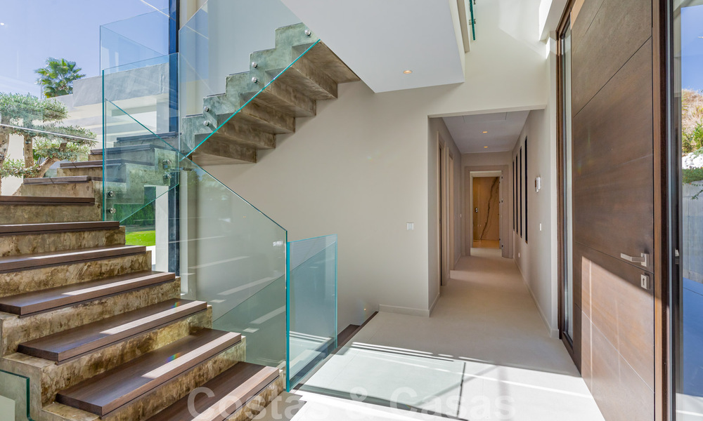 Lista para mudarse, villa moderna y de lujo en venta en Nueva Andalucía, Marbella 39885