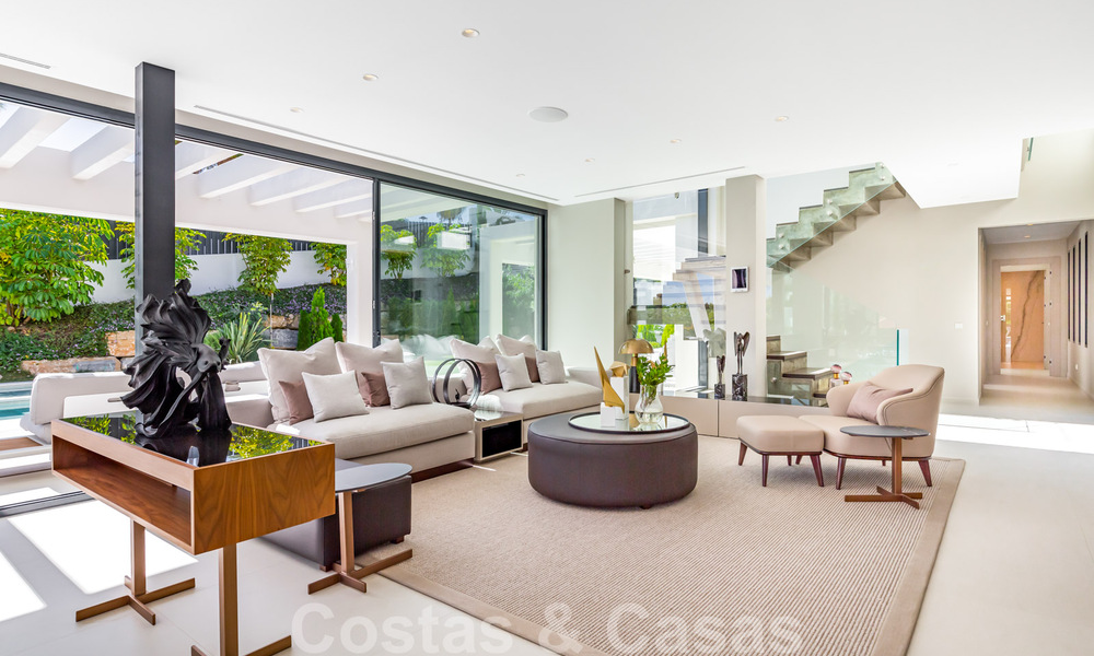 Lista para mudarse, villa moderna y de lujo en venta en Nueva Andalucía, Marbella 39889