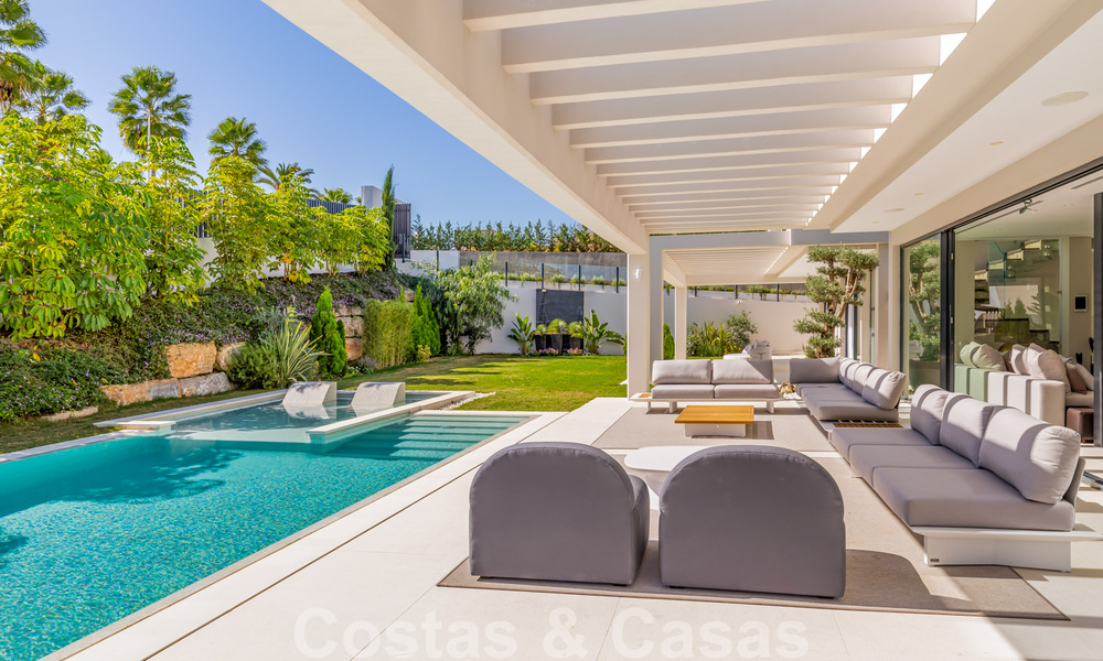 Lista para mudarse, villa moderna y de lujo en venta en Nueva Andalucía, Marbella 39892