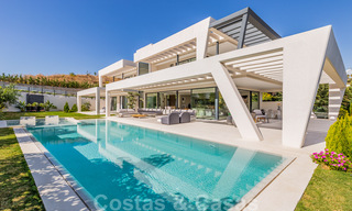 Lista para mudarse, villa moderna y de lujo en venta en Nueva Andalucía, Marbella 39894 