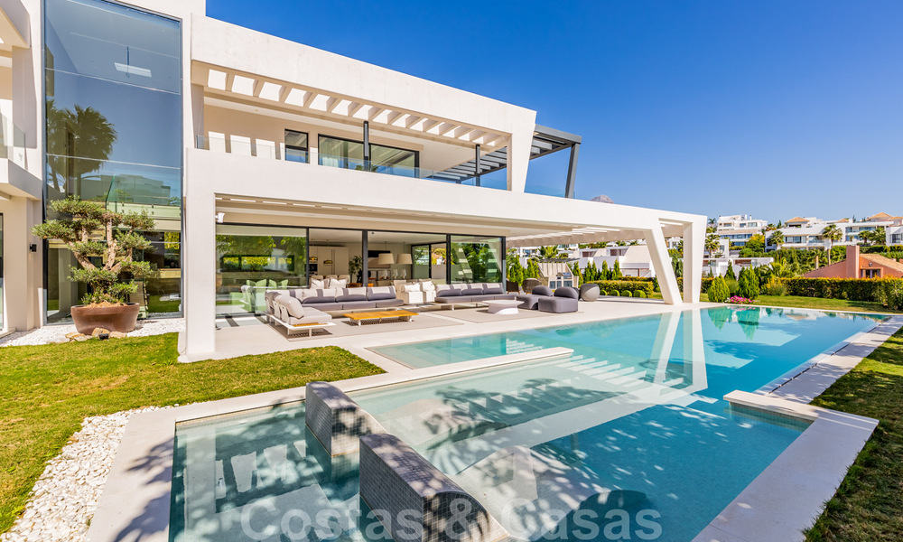 Lista para mudarse, villa moderna y de lujo en venta en Nueva Andalucía, Marbella 39895
