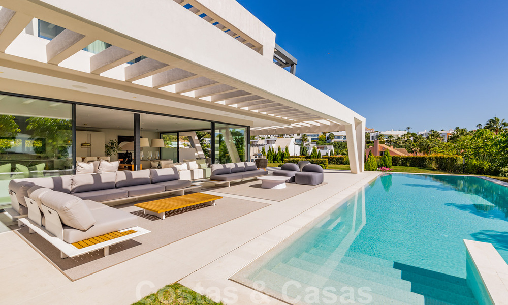 Lista para mudarse, villa moderna y de lujo en venta en Nueva Andalucía, Marbella 39896